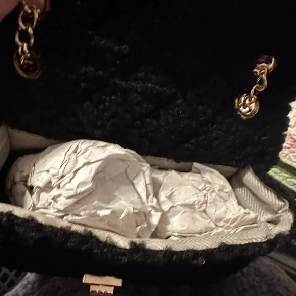 Elegant Black Quilted Handbag with Gold Chain and Clasp NWOT - Picture 6 of 6